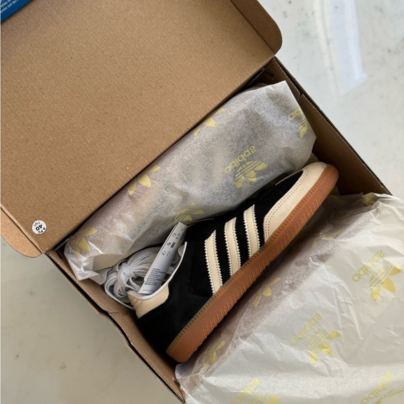 Limited Edition Adidas Samba OG - Picture 4 of 5